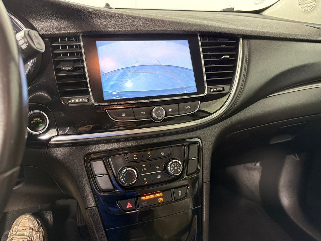Used 2020 Buick Encore Preferred AWD/4WD image 17