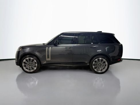 Used 2025 Land Rover Range Rover SE AWD/4WD image 2