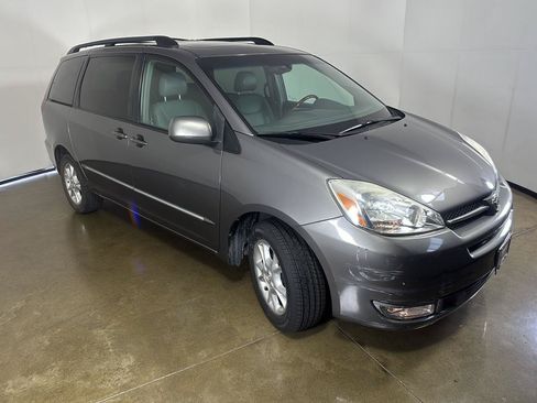 Used 2005 Toyota Sienna XLE Limited w/ XLE Limited Pkg 2 AWD/4WD image 7