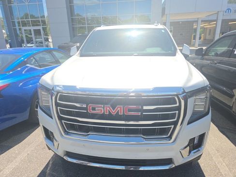 Used 2023 GMC Yukon XL SLT w/ SLT Premium Package image 2