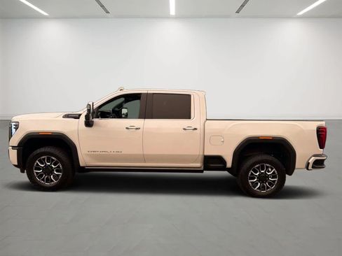 Used 2024 GMC Sierra 3500 Denali Ultimate AWD/4WD image 2