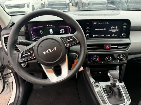 Certified 2024 Kia Seltos LX image 17