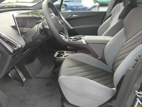 Used 2026 BMW iX xDrive60 w/ M Sport Package AWD/4WD image 10