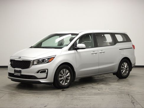 Used 2019 Kia Sedona L image 4