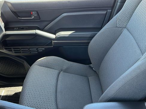 Used 2025 Toyota 4Runner SR5 AWD/4WD image 19