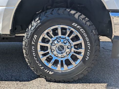 Used 2022 Ford F250 XLT w/ XLT Premium Package image 12