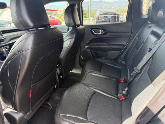 Used 2025 Jeep Compass Trailhawk AWD/4WD image 31