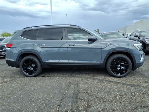 New 2026 Volkswagen Atlas SE image 7