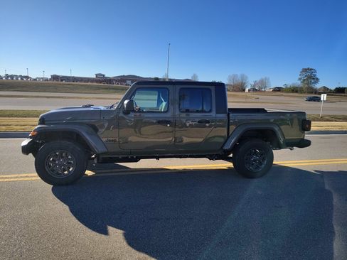 New 2026 Jeep Gladiator Sport image 5