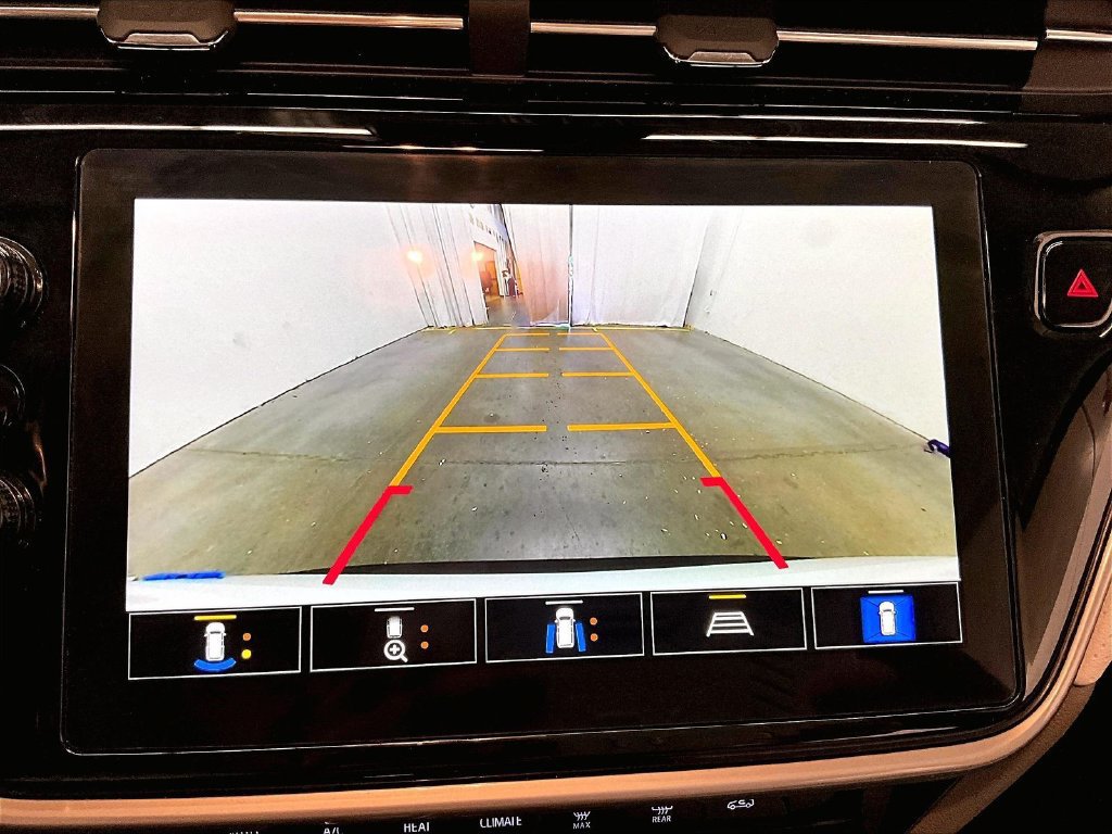 Used 2023 Chevrolet Bolt EUV Premier FWD image 14