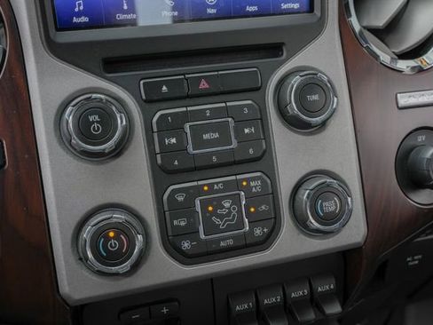 Used 2016 Ford F350 Lariat w/ Lariat Interior Package AWD/4WD image 50