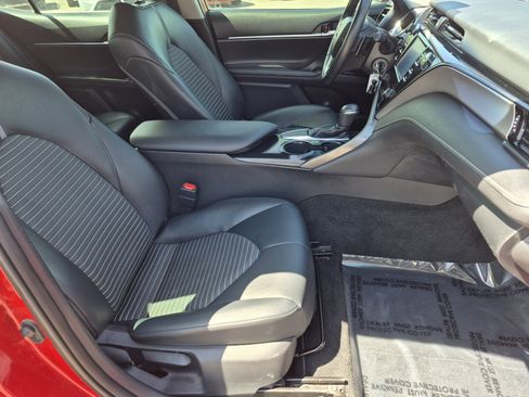 Used 2019 Toyota Camry SE FWD image 23