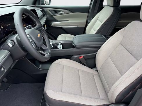 New 2026 Chevrolet Traverse LT w/ Driver Confidence Package image 23