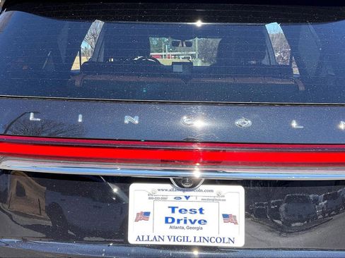 Certified 2024 Lincoln Aviator Reserve w/ Equipment Group 201A image 8