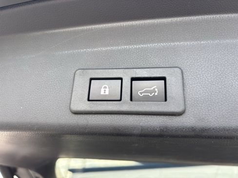 Used 2022 Subaru Ascent Limited image 22