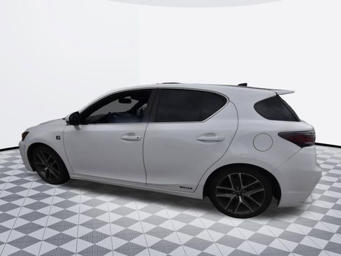 Used 2017 Lexus CT 200h w/ Navigation System Package FWD image 3