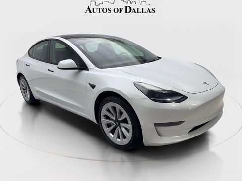 Used 2023 Tesla Model 3 Standard Range image 4