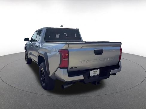 Used 2025 Toyota Tacoma TRD Off-Road AWD/4WD image 11