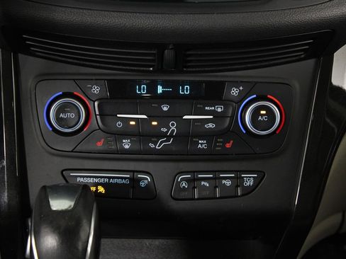 Used 2019 Ford Escape Titanium image 19