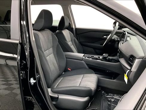 New 2026 Nissan Rogue SV w/ Cold Weather Package AWD/4WD image 36