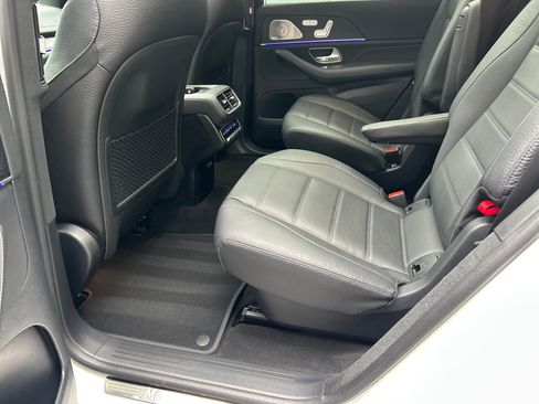 Certified 2025 Mercedes-Benz GLS 450 4MATIC image 41