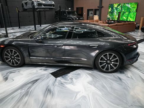Used 2020 Porsche Taycan Turbo AWD/4WD image 11