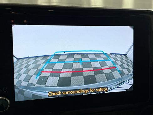 Used 2023 Toyota Highlander XLE image 23