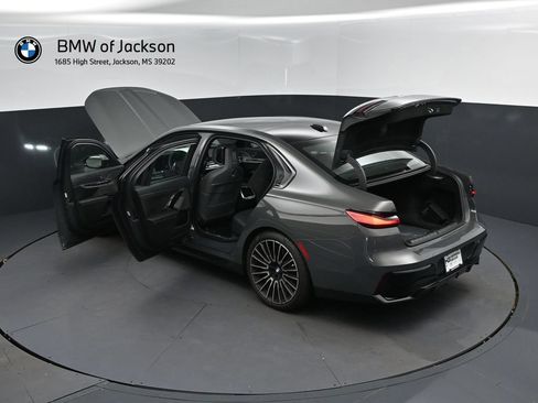 New 2026 BMW 740i w/ Executive Package RWD image 2