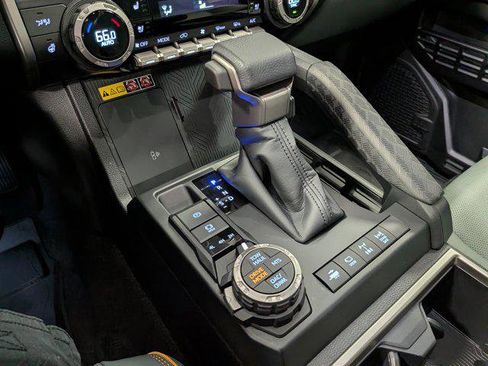 Certified 2025 Toyota 4Runner Trailhunter image 18