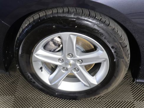 Used 2023 Chevrolet Malibu LS FWD image 14