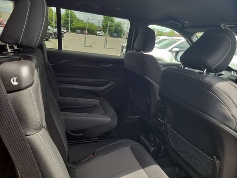 Used 2025 Jeep Grand Cherokee L Laredo AWD/4WD image 26