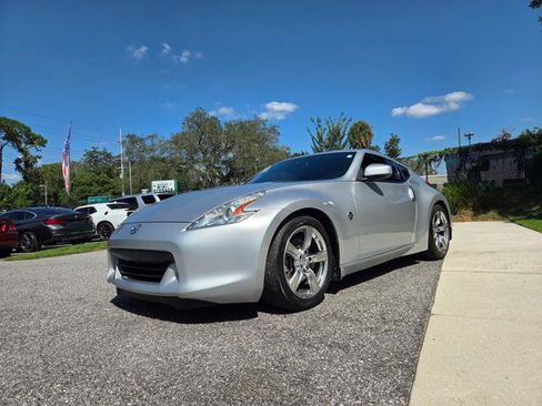 Used 2009 Nissan 370Z Touring image 12