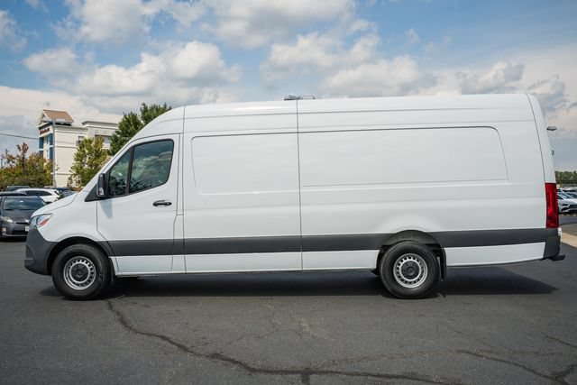Used 2024 Mercedes-Benz Sprinter 2500 image 4