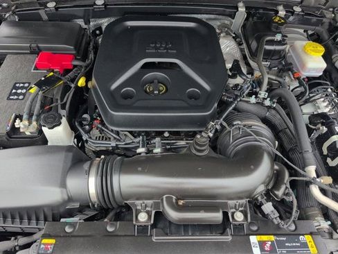 Used 2025 Jeep Wrangler Unlimited Rubicon w/ Convenience Group image 34