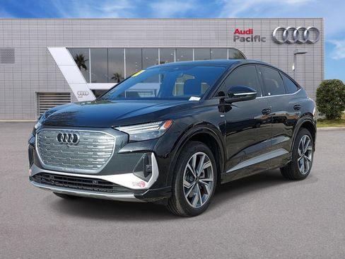 Used 2023 Audi Q4 e-tron Prestige AWD/4WD image 1