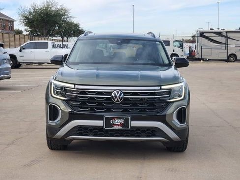 Used 2024 Volkswagen Atlas Peak Edition SEL image 10