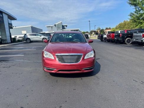 Used 2013 Chrysler 200 LX FWD image 3