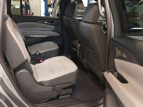 Used 2026 Chevrolet Traverse LT w/ Driver Confidence Package AWD/4WD image 34