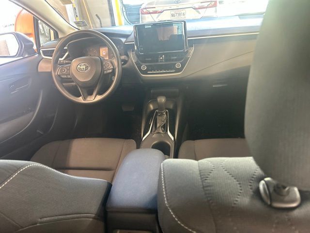 Used 2023 Toyota Corolla LE FWD image 12