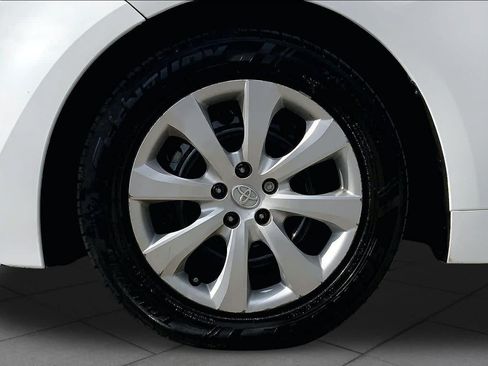 Used 2024 Toyota Corolla LE FWD image 11