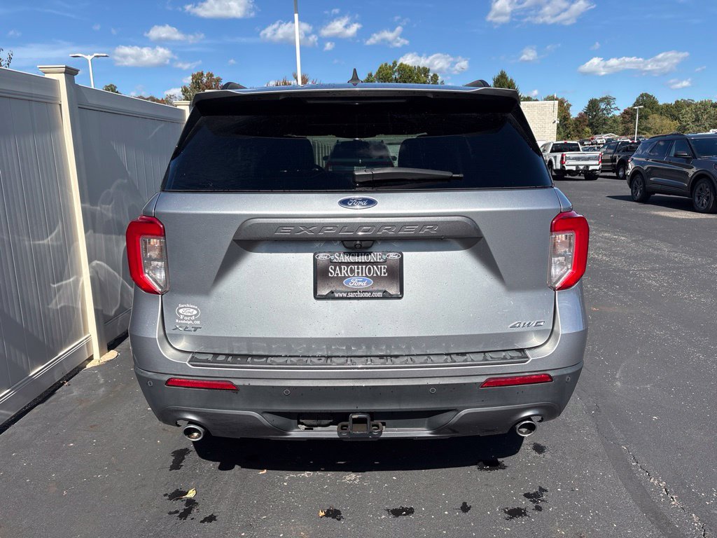 Used 2021 Ford Explorer XLT w/ Equipment Group 202A AWD/4WD image 4