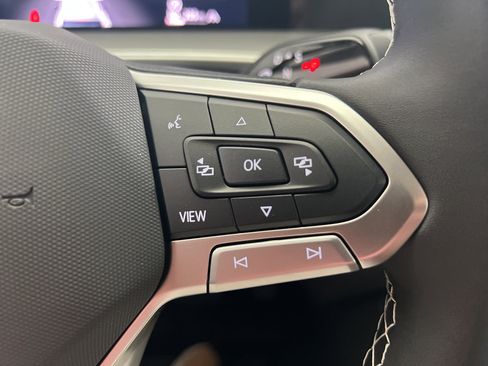 New 2025 Volkswagen Tiguan SE image 21