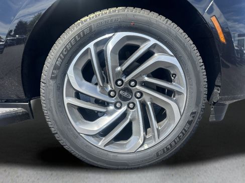 New 2026 Lincoln Navigator Premiere AWD/4WD image 9