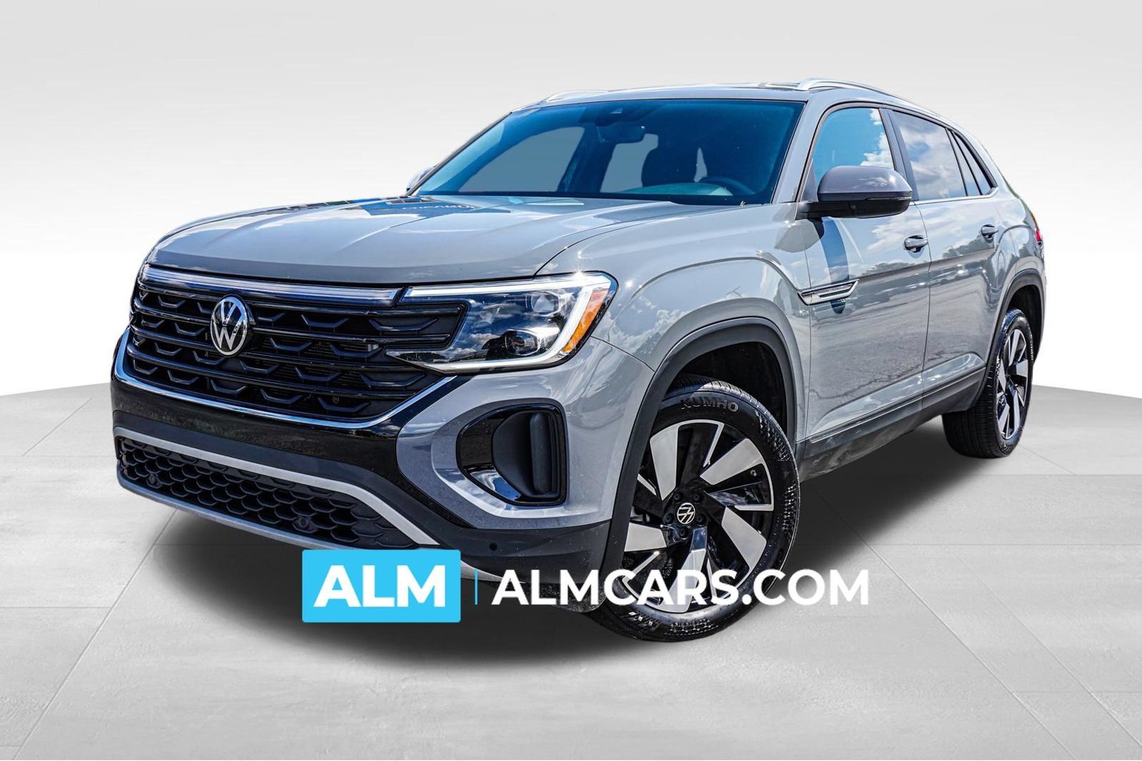 Used 2026 Volkswagen Atlas Cross Sport SE FWD image 1