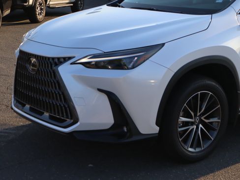 Used 2024 Lexus NX 250 FWD w/ Towing Package (2000 Lbs) image 6