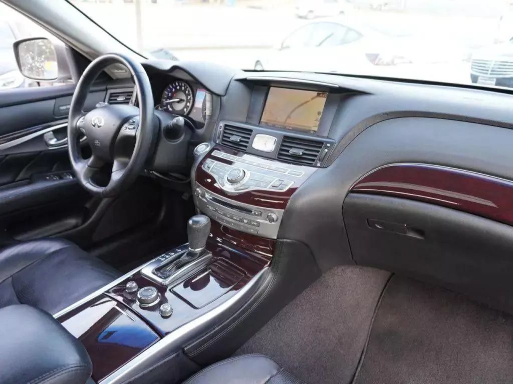 Used 2011 INFINITI M37 w/ Premium Pkg RWD image 33