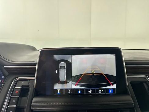 Used 2023 Chevrolet Suburban High Country image 21