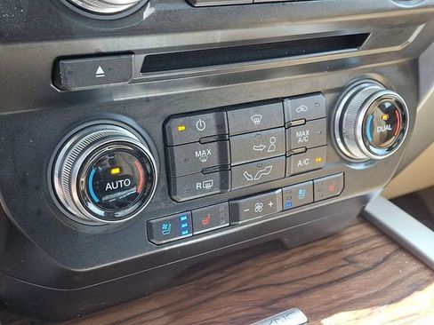 Used 2018 Ford F150 Lariat w/ Equipment Group 502A Luxury AWD/4WD image 18