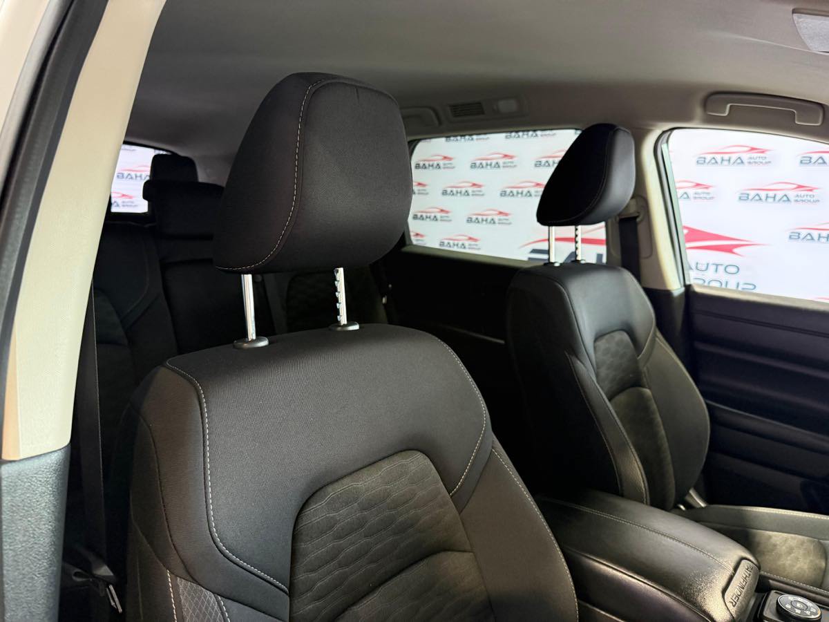 Used 2024 Nissan Pathfinder S AWD/4WD image 48