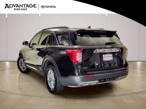 Used 2024 Ford Explorer XLT w/ Equipment Group 202A AWD/4WD image 5